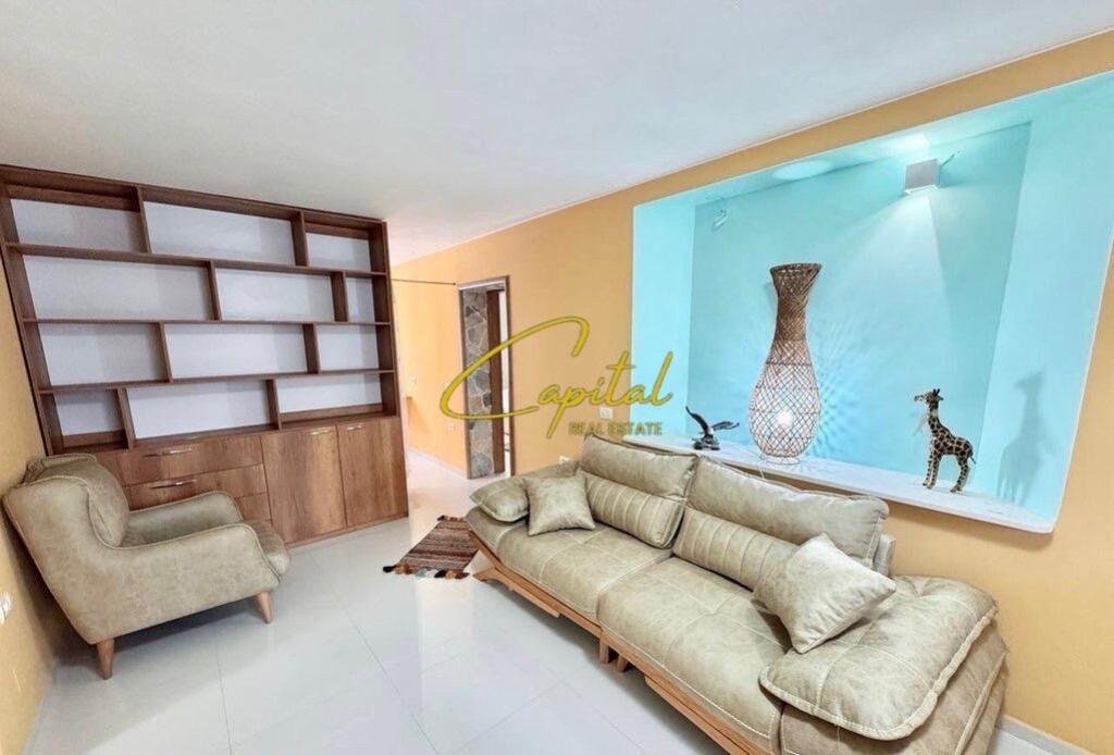 APARTAMENT ME QERA 2+1 ISH BLLOKU 750 EURO