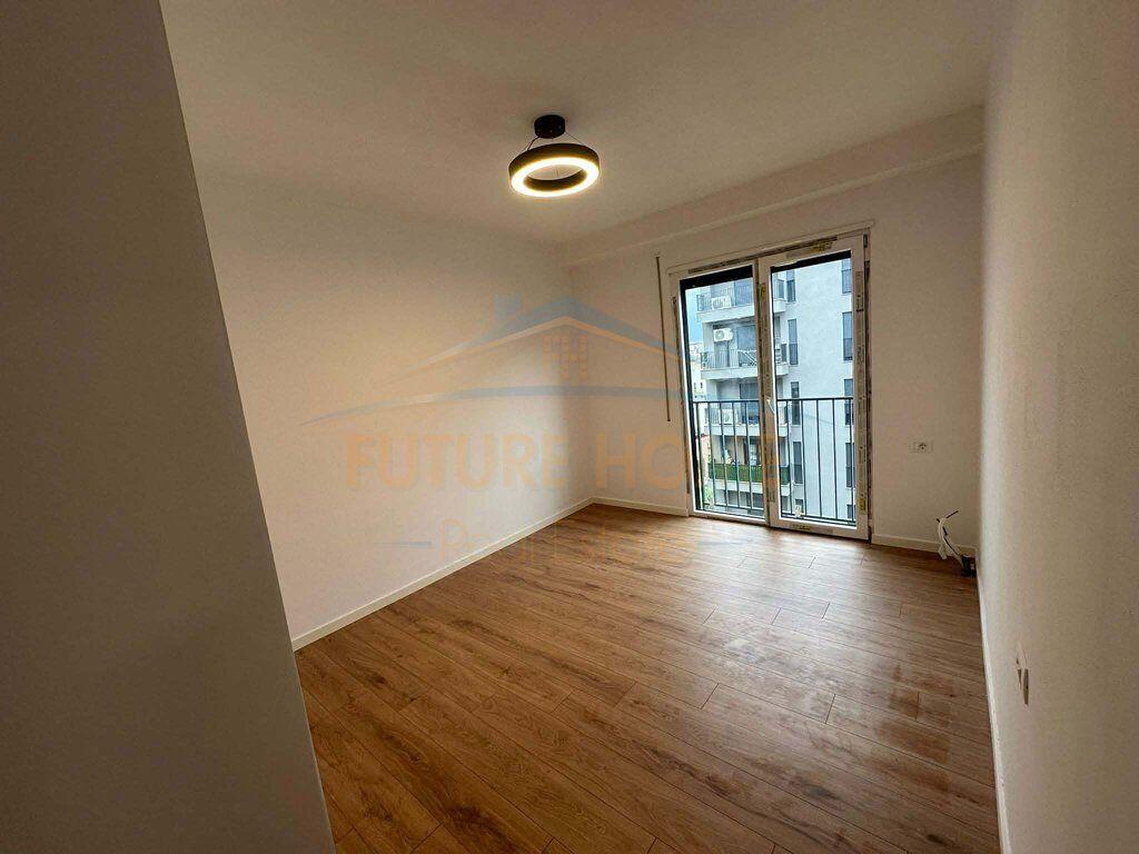 Shitet , Apartament 2+1 + Post Parkimi Jolla 2, Unaza e Re , Tirane