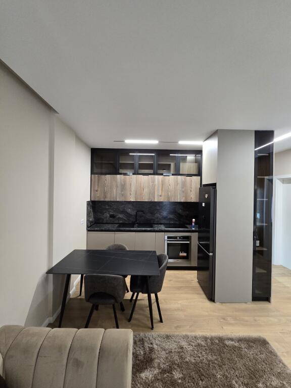 Apartament 1+1 per qira te Bulevardi i Ri
