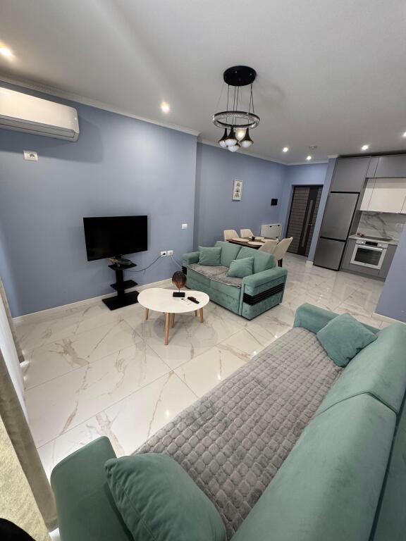 !!!Apartament 1+1 me qira afatgjatë – Rrota e Kuqe, pranë Ajsel Hotel!!