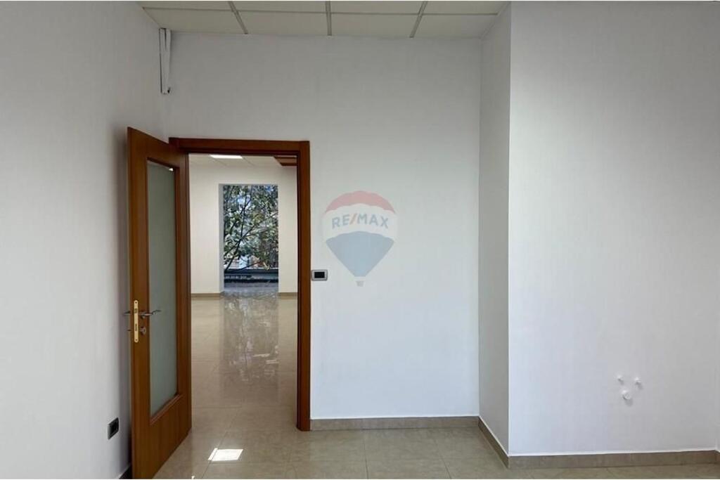 🔑 Office for Rent in Bllok