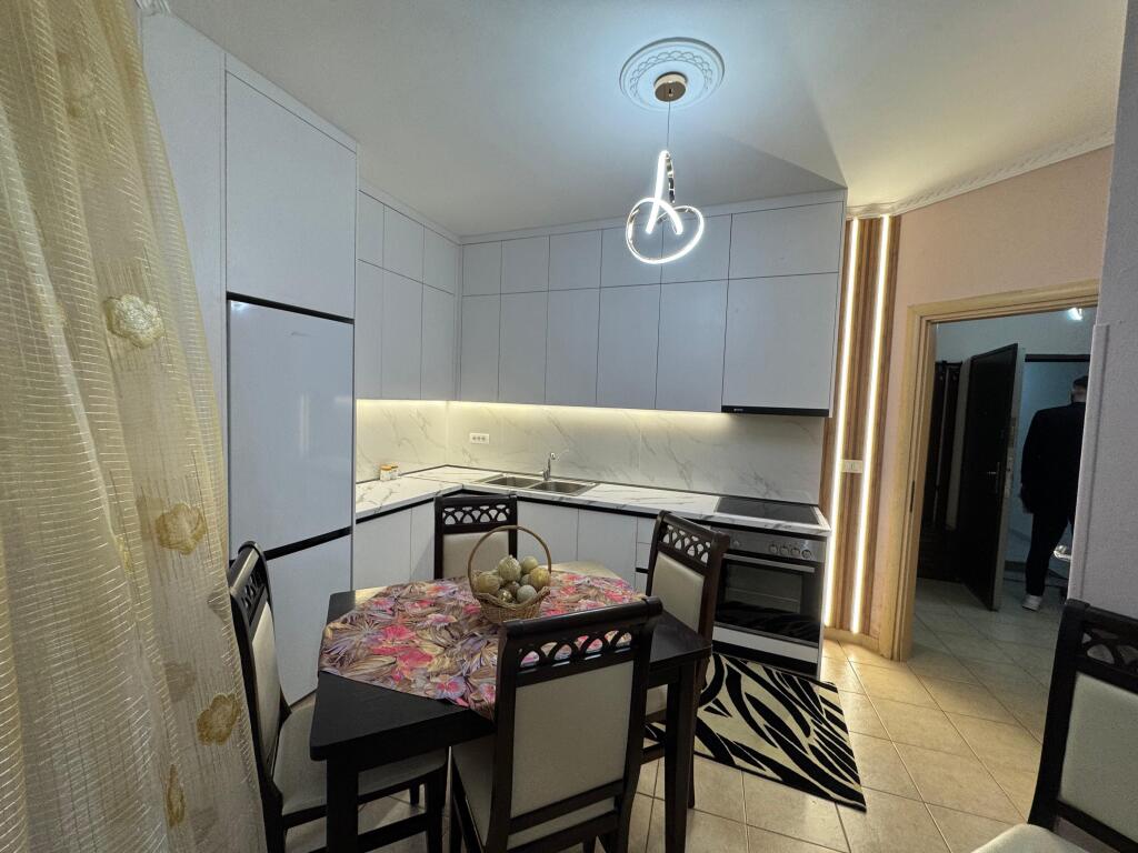 Apartament me qera 1+1 Astir
