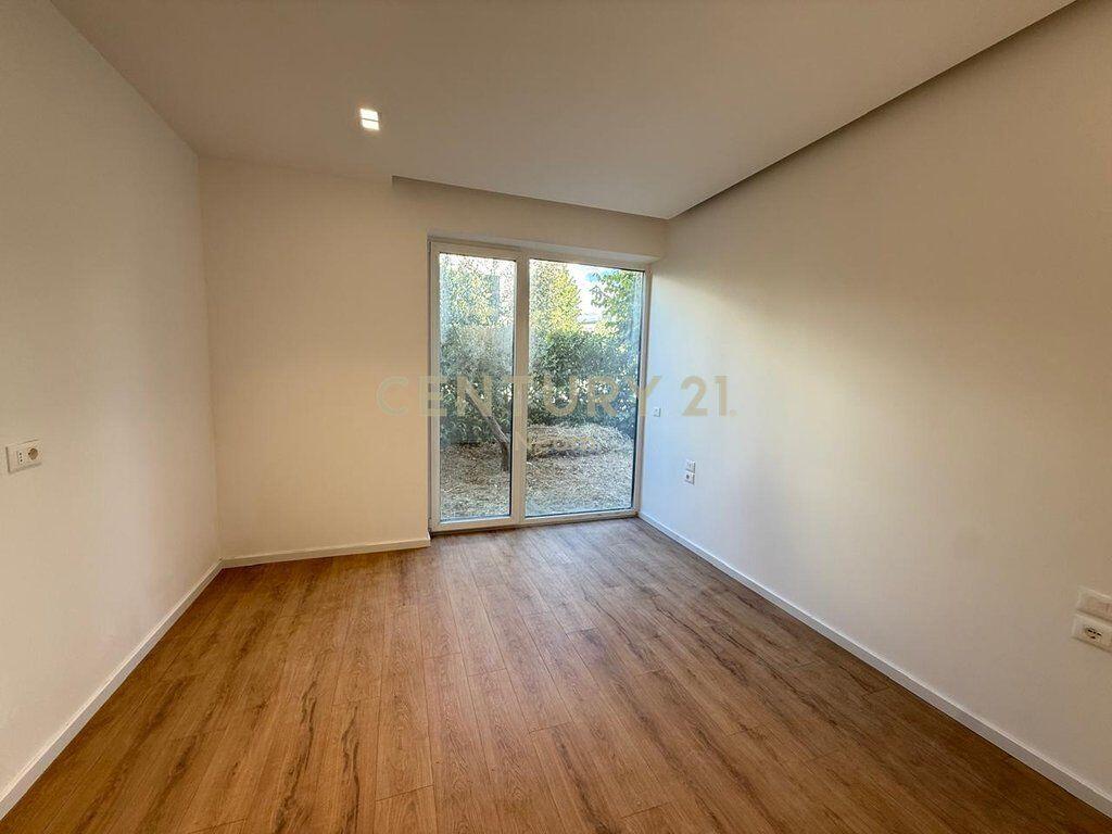 QIRA, APARTAMENT MODERN 3+1+2 , LIQENI I THATE !!