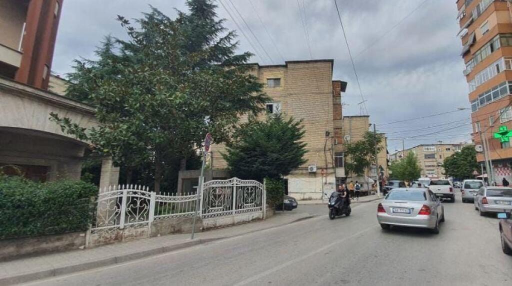 5-story building for rent at the former last station of new Tirana.