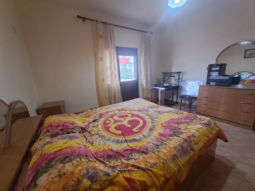 2+1,piano villa arredato, Laprake prezzo 500 mila lek