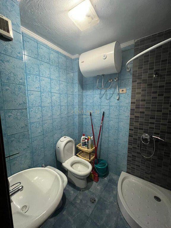 🏢 Jepet me Qira Apartament 1+1 – Bulevardi Zogu i Parë, tek New York