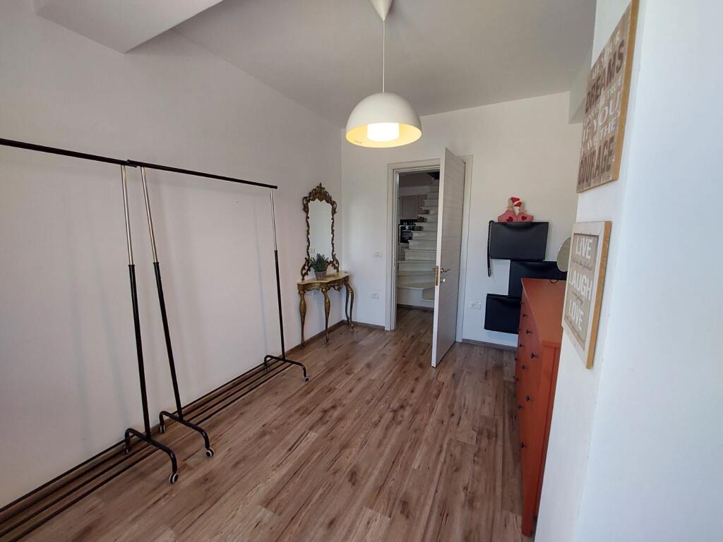 Vendesi Appartamento Moderno 2+1+2 – Kodra e Diellit, Tirana