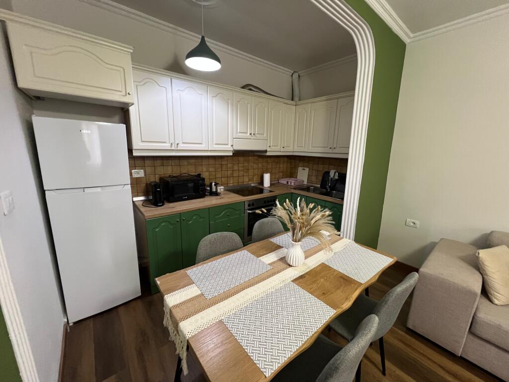 Apartament 2+1 per qira te Sheshi Willson