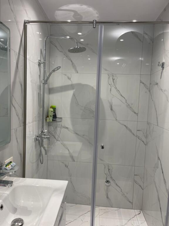 Apartament 1+1 me qira tek Rruga e Kosovareve