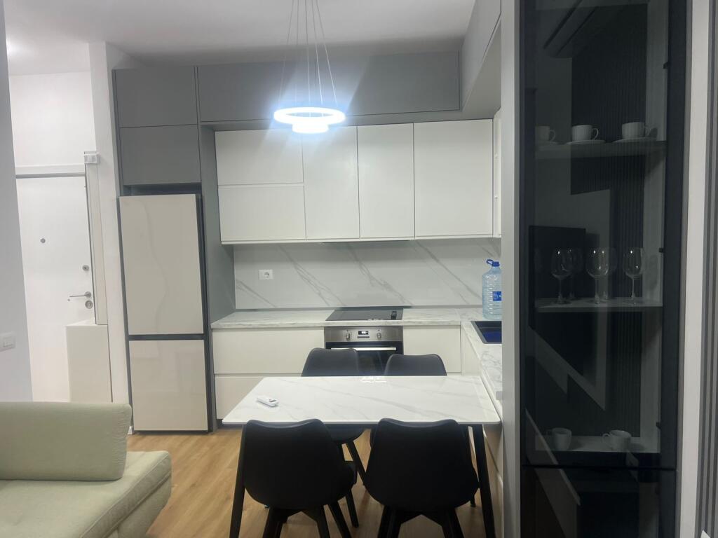 Jepet me qera Apartament 1+1  Adresa : Ali Demi Kaimi  Kati 1  E mobiluar  Cmimi 450€ i diskutueshem