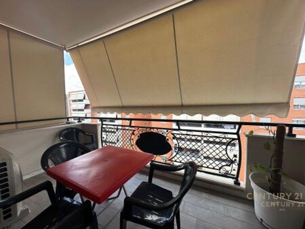 Apartament 1+1 per Qira tek Komplelsi Deliorgji!