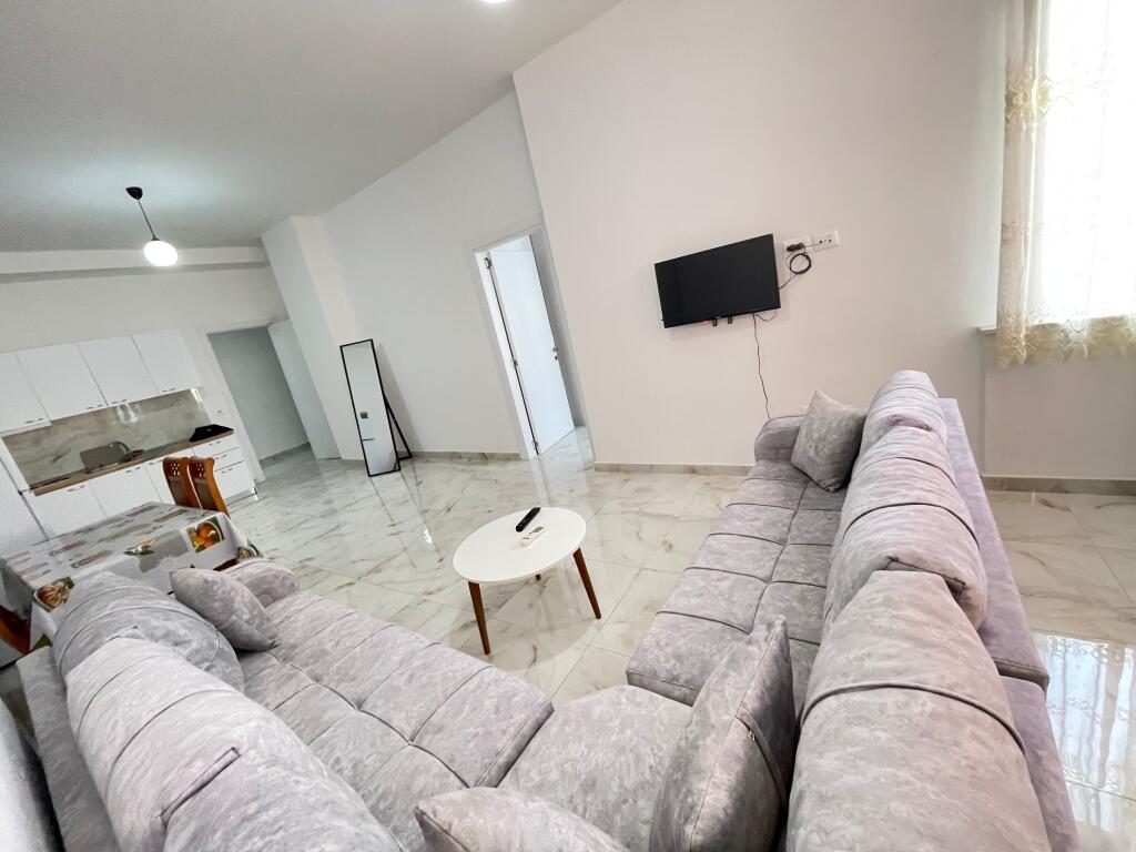 Apartament 2+1 me mobilim modern ne Unazen e Re, Astir.