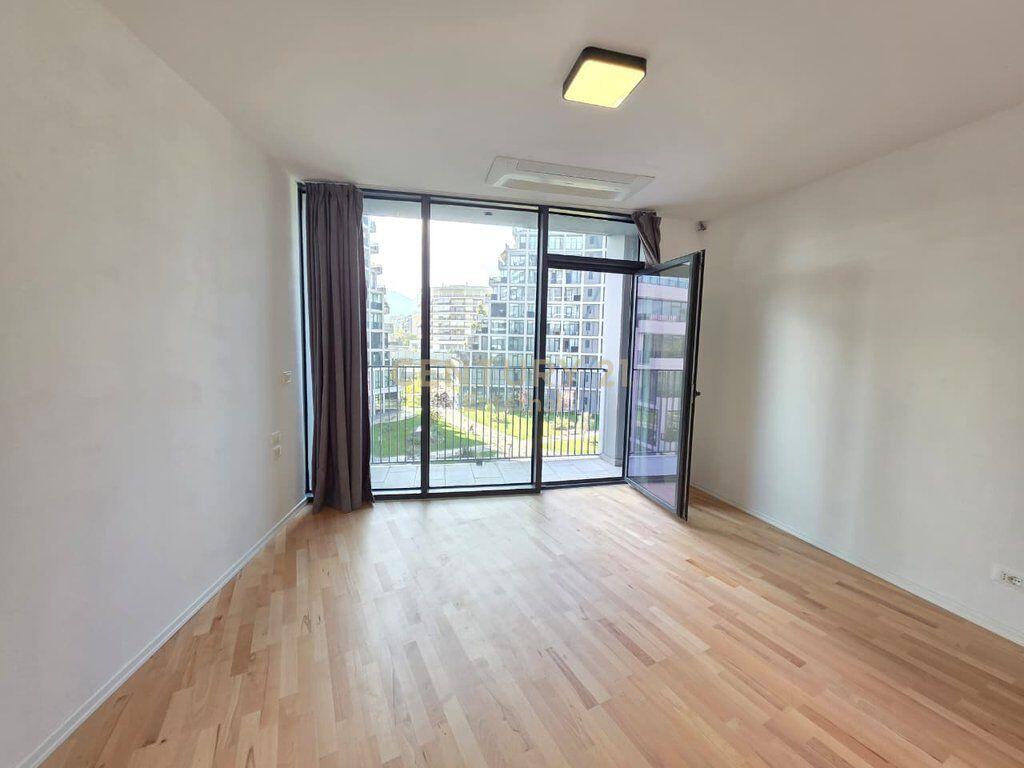 🏢 Zyrë me Qira  + Post Parkimi – Lake View Residence, Tiranë