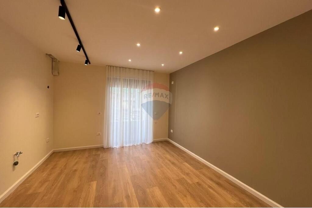 APARTAMENT 1+1 NE SHITJE TE MYSLYM SHYRI