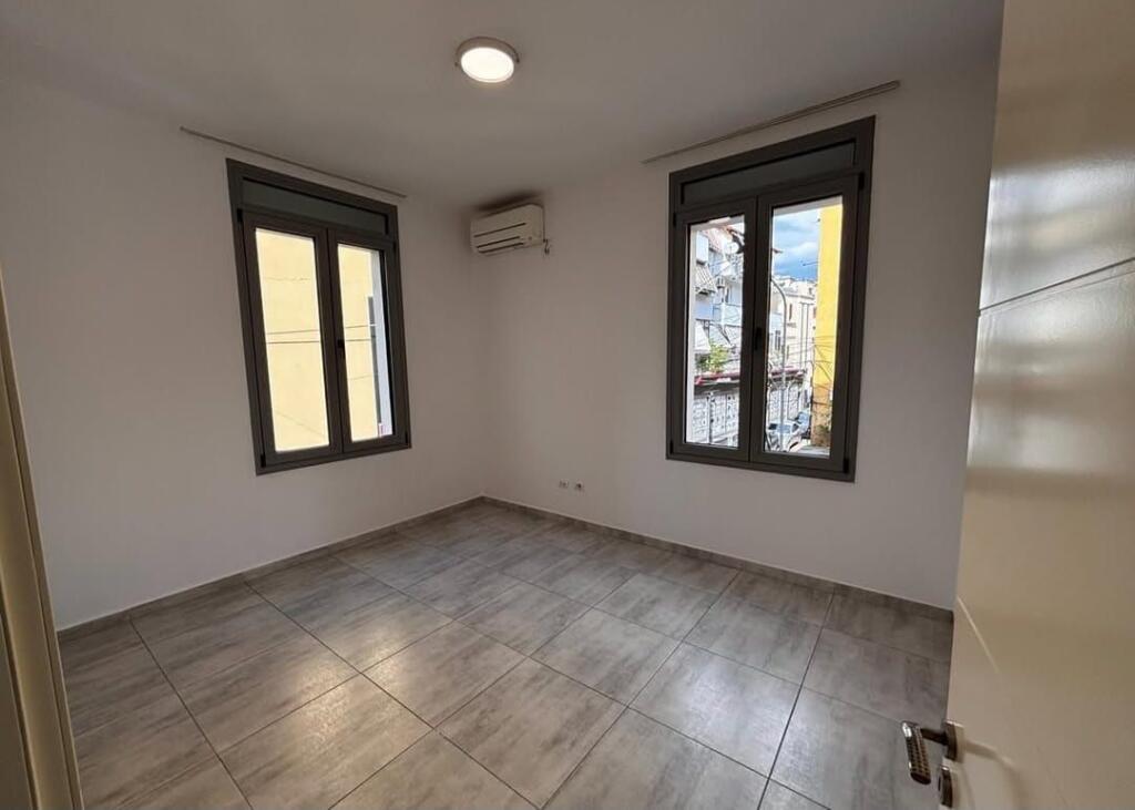 OFFICE FOR RENT - NEAR THE MEDRESEJA