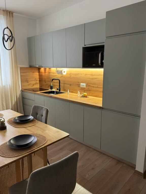 🏠 SHTËPI ME QIRA 2+1 – RR. E DURRËSIT💶 Çmimi: 950 € (i diskutueshëm)