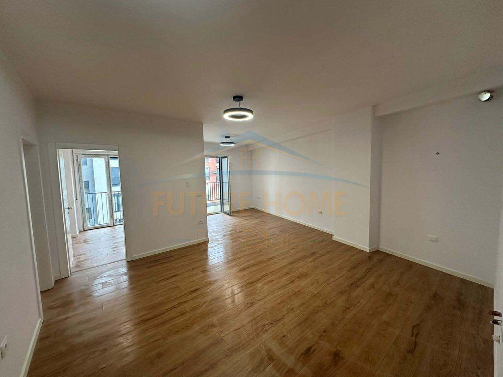 Shitet , Apartament 2+1 + Post Parkimi Jolla 2, Unaza e Re , Tirane