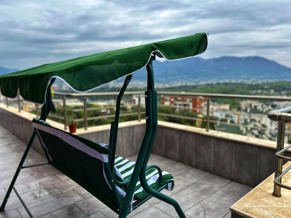 Appartamento di lusso 2+1 con balcone panoramico a 360 gradi presso il Lago Secco