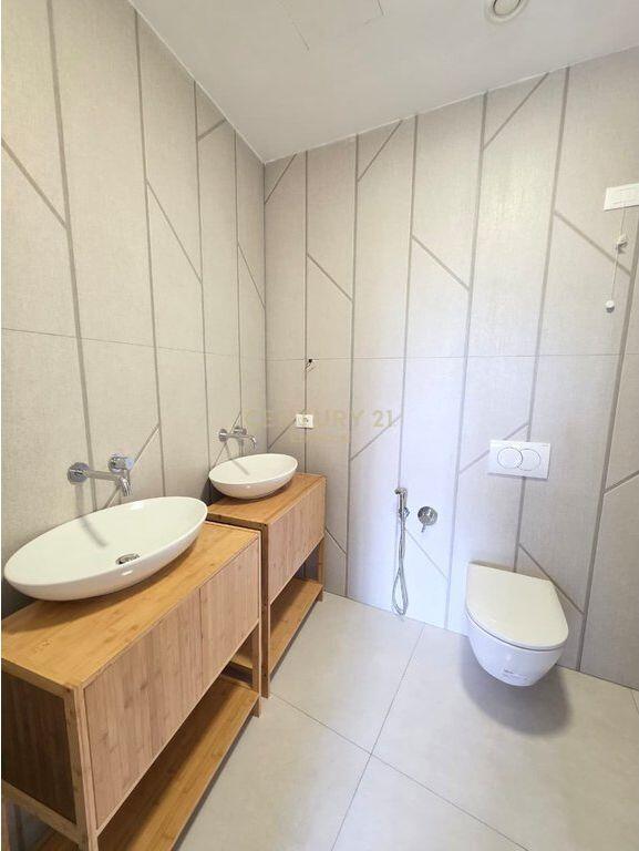 🏢 Zyrë me Qira  + Post Parkimi – Lake View Residence, Tiranë