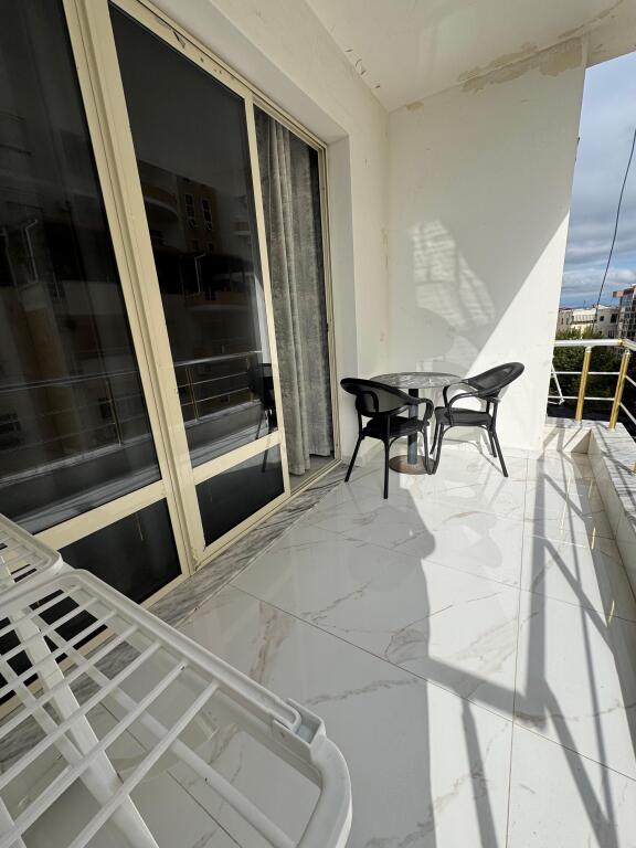 !!!Apartament 1+1 me qira afatgjatë – Rrota e Kuqe, pranë Ajsel Hotel!!