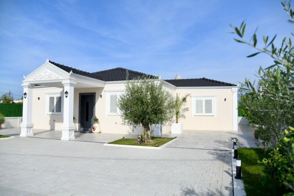🏡 Modern and comfortable villa for sale in Durres 🏡