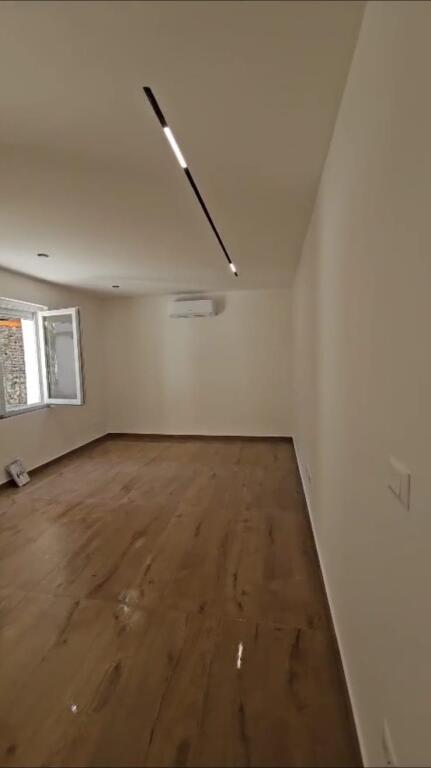BUSINESS PREMISES FOR RENT 50 M2 BARDHYL STREET 50,000 LEKE