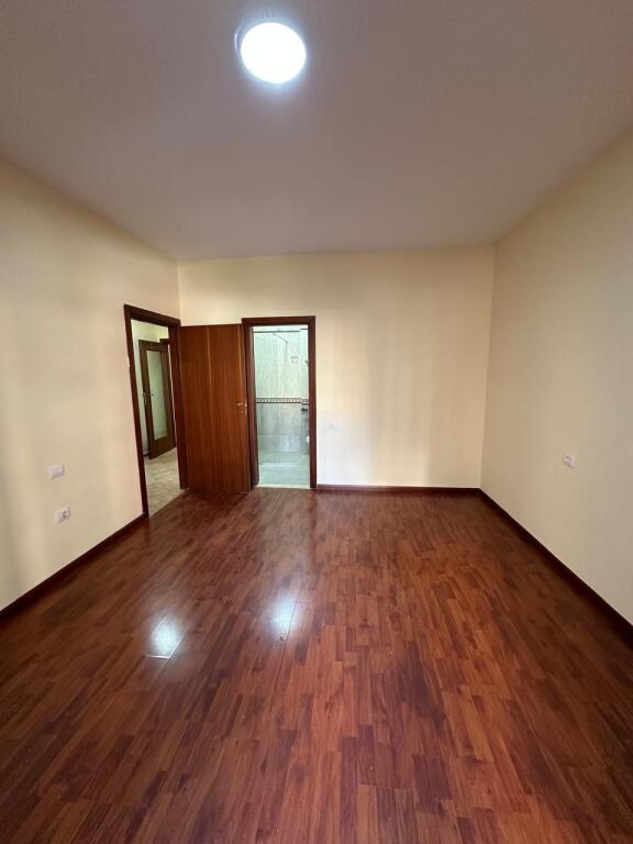 Apartament me Qira 2+1 – Komuna e Parisit
