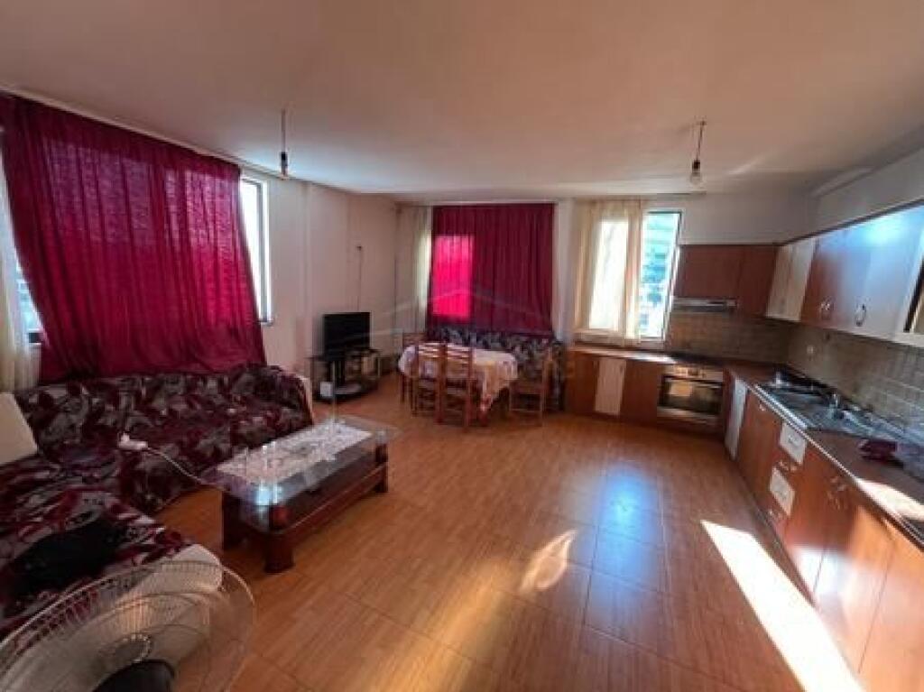 Shitet, Apartament 2+1, Zogu i Zi, Tirane