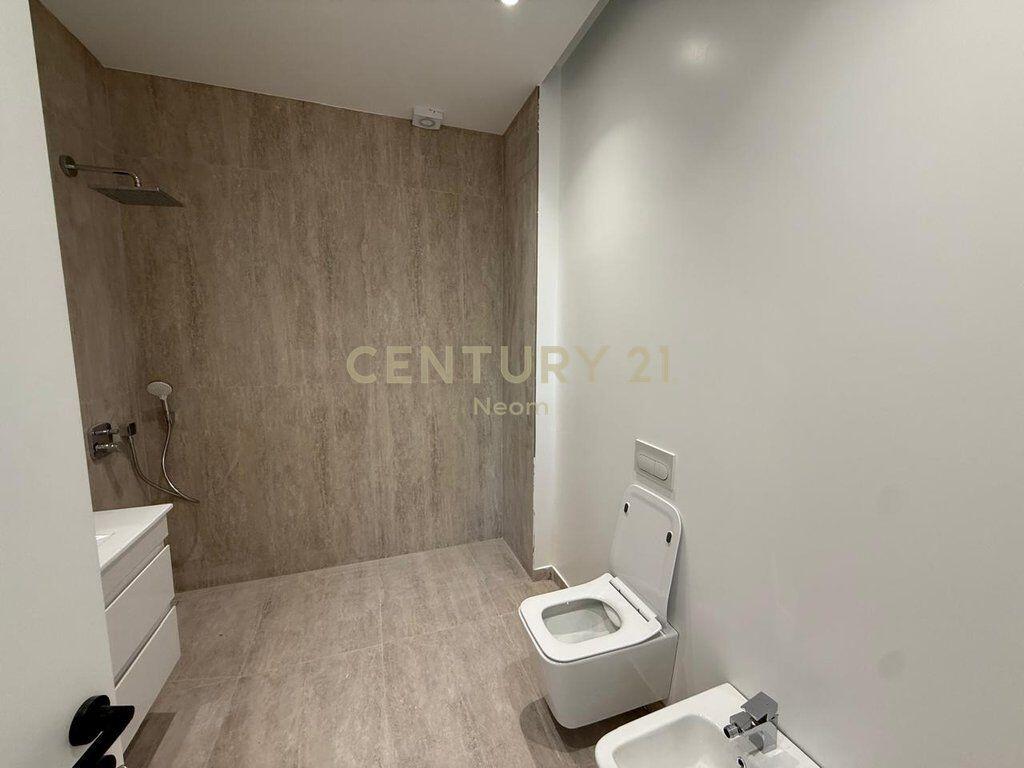 QIRA, APARTAMENT MODERN 3+1+2 , LIQENI I THATE !!