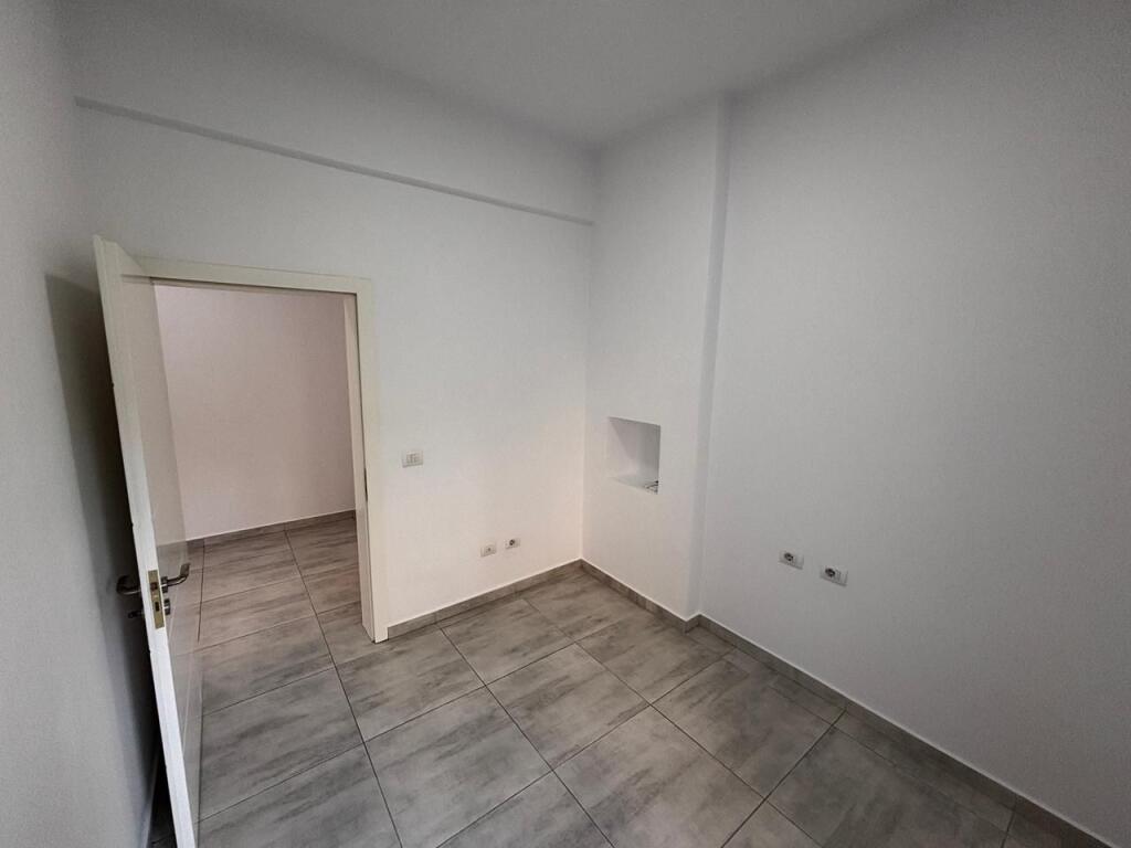 Business premises for rent on Rruga e Dibres!
