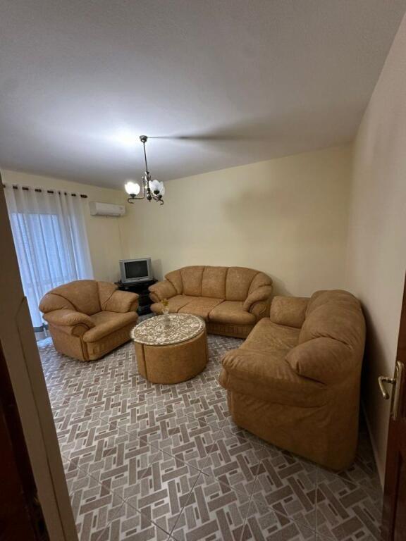 2+1,i mobiluar kat vile,te inxhinieria e ndertimit,500euro