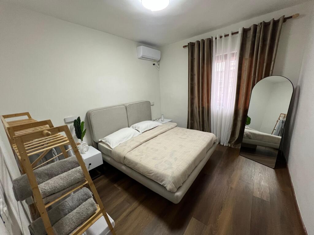 Apartament 2+1 per qira te Sheshi Willson