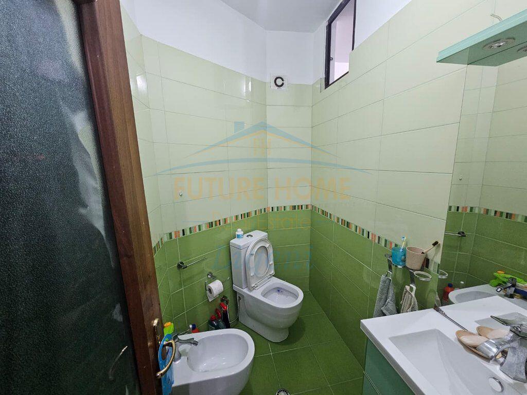 Shitet Apartament 3+1+2, Rruga e Kavajes