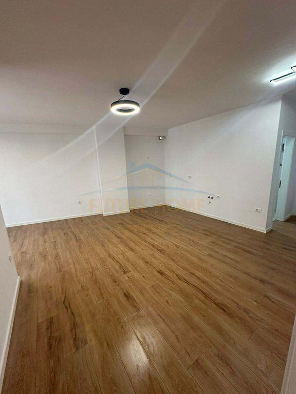 Shitet , Apartament 2+1 + Post Parkimi Jolla 2, Unaza e Re , Tirane