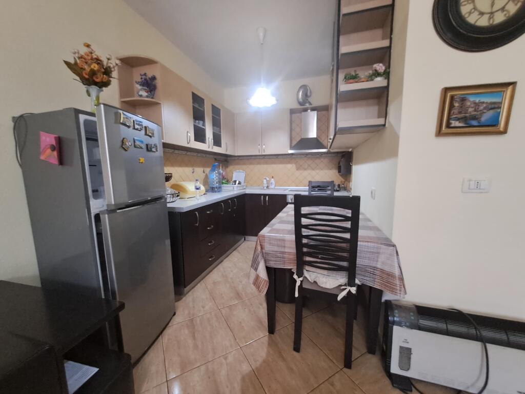 2+1,piano villa arredato, Laprake prezzo 500 mila lek