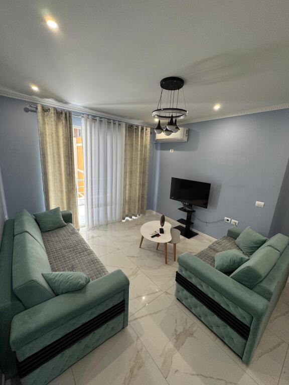 !!!Apartament 1+1 me qira afatgjatë – Rrota e Kuqe, pranë Ajsel Hotel!!