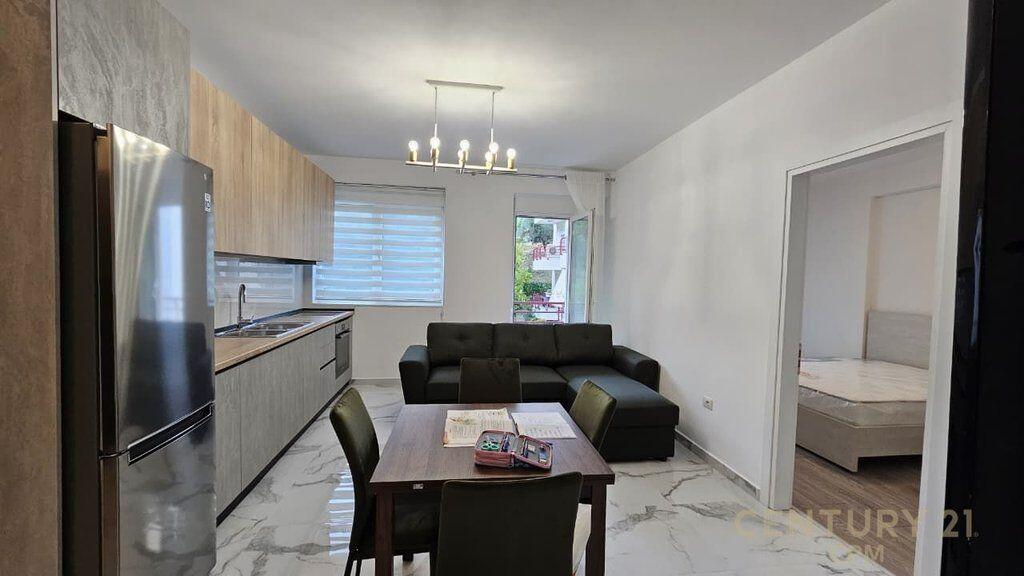 APARTAMENT 2+1 PER QIRA TE KOMPLEKSI FZ Liqeni Thate!