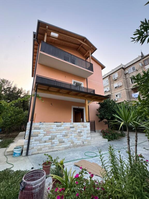 Villa in affitto a Kombinat