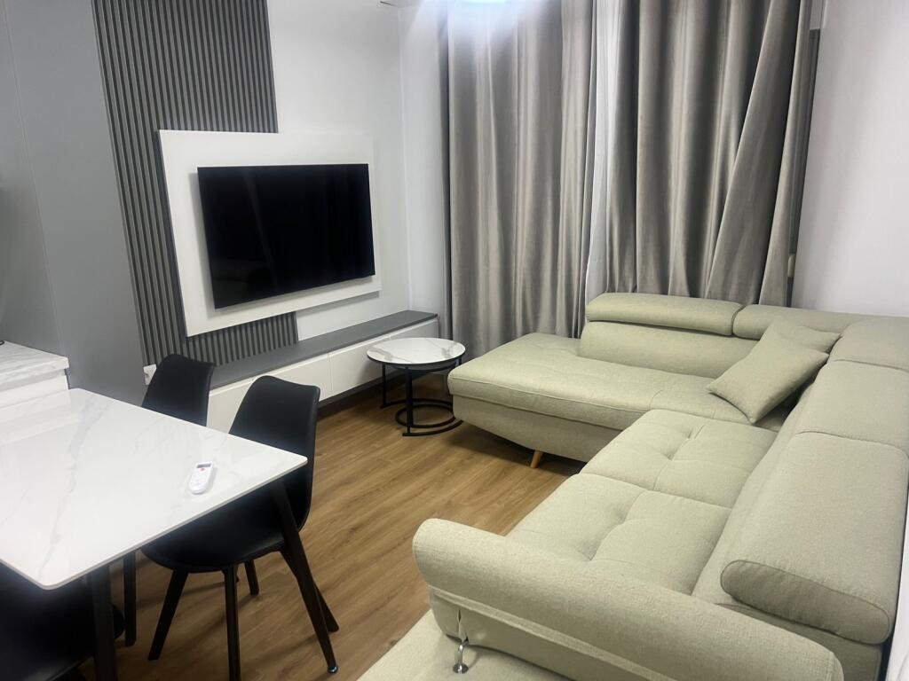Jepet me qera Apartament 1+1  Adresa : Ali Demi Kaimi  Kati 1  E mobiluar  Cmimi 450€ i diskutueshem