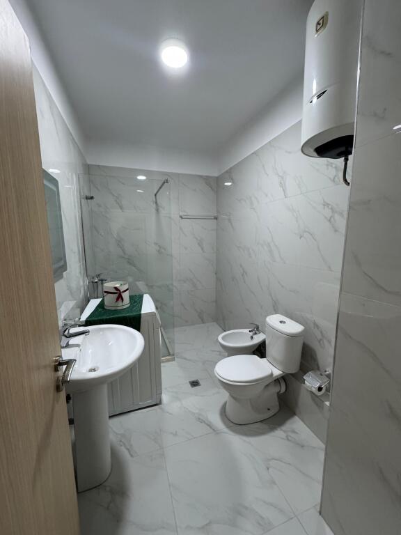 Apartament me qera 1+1 Astir