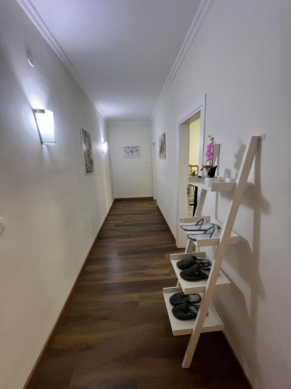 Apartament 2+1 per qira te Sheshi Willson