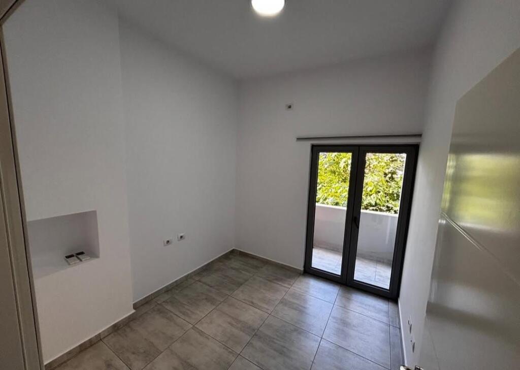 OFFICE FOR RENT - NEAR THE MEDRESEJA