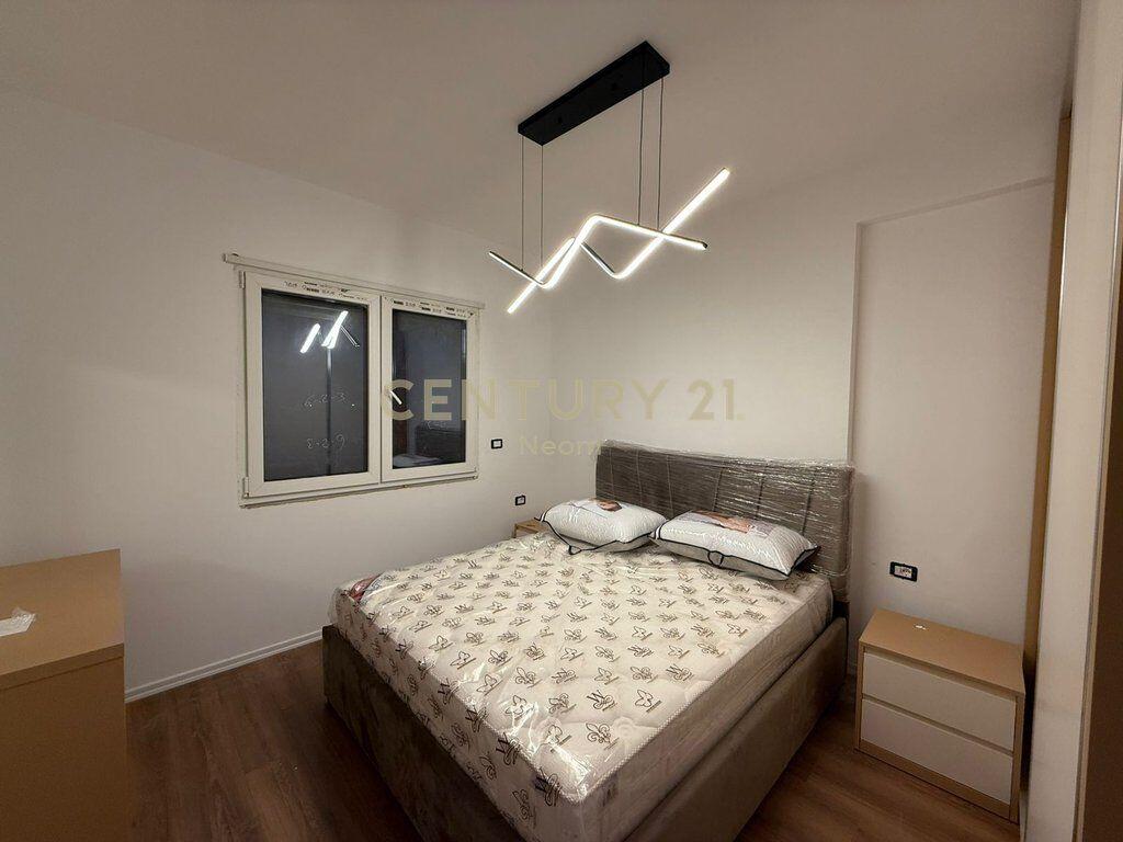 Jepet me qira apartament 2+1+2+ Parkim te Kodra e Diellit