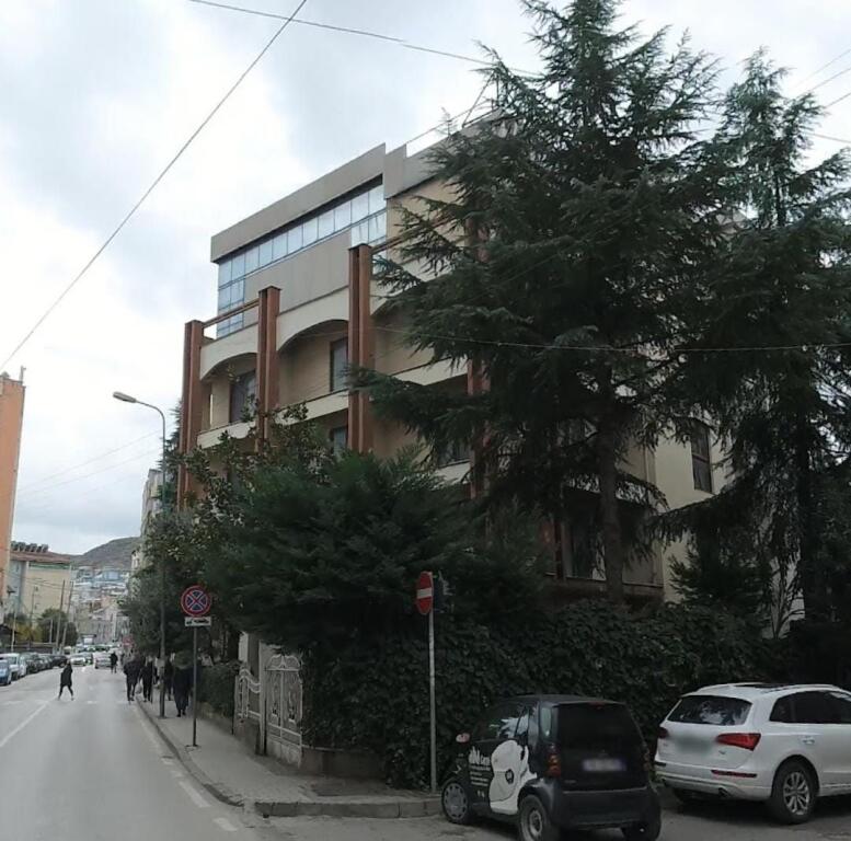 5-story building for rent at the former last station of new Tirana.