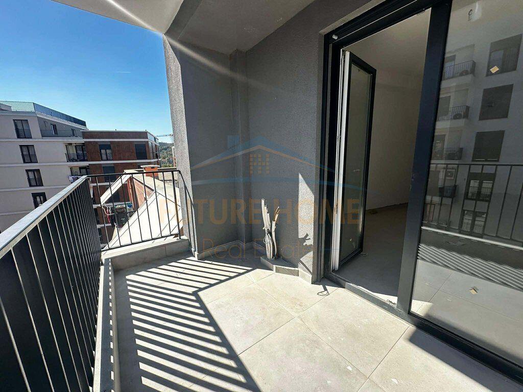 Shitet , Apartament 2+1 + Post Parkimi Jolla 2, Unaza e Re , Tirane
