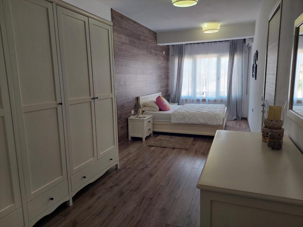 Vendesi Appartamento Moderno 2+1+2 – Kodra e Diellit, Tirana