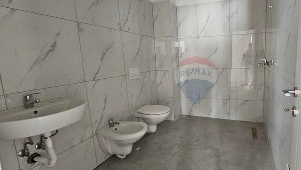 Vendesi in vendita 2+1+2 a Laprak
