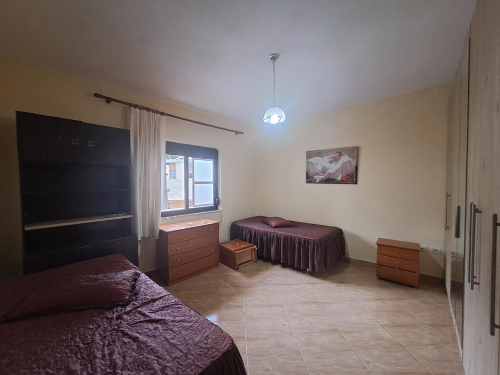 2+1,piano villa arredato, Laprake prezzo 500 mila lek