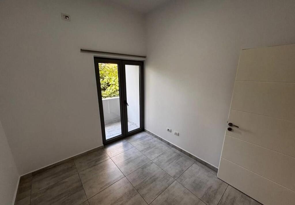 OFFICE FOR RENT - NEAR THE MEDRESEJA