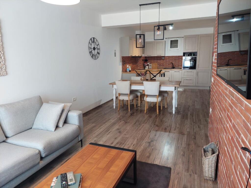 Vendesi Appartamento Moderno 2+1+2 – Kodra e Diellit, Tirana